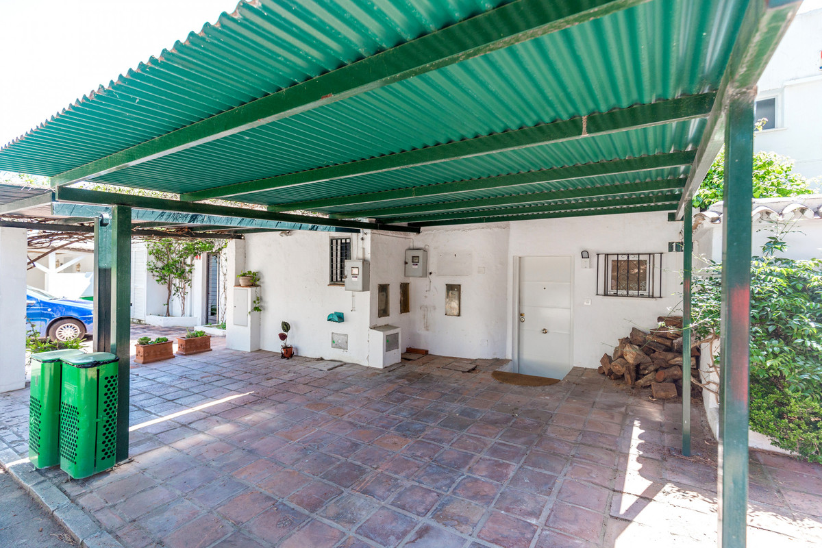 2 Bed Townhouse for sale in Nueva Andalucía Costa Del Sol, Málaga, Spain
