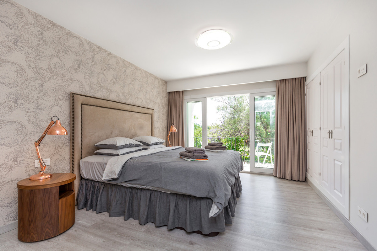2 Bed Townhouse for sale in Nueva Andalucía Costa Del Sol, Málaga, Spain