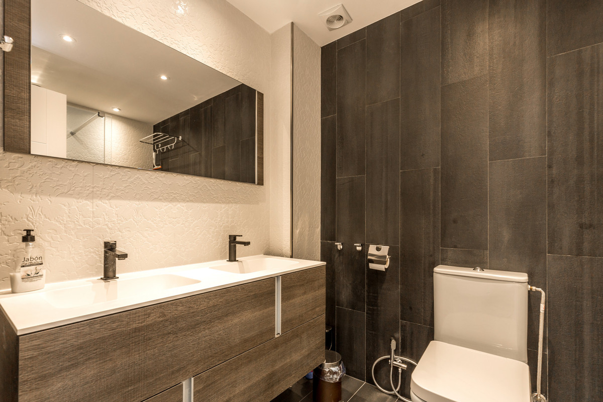 2 Bed Townhouse for sale in Nueva Andalucía Costa Del Sol, Málaga, Spain