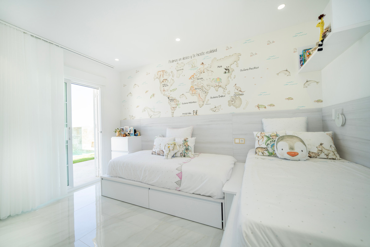 4 Bed Townhouse for sale in La Mairena Costa Del Sol, Málaga, Spain