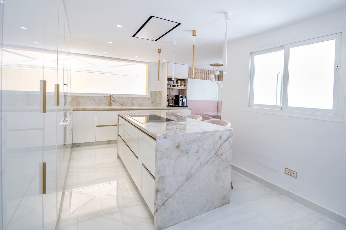4 Bed Townhouse for sale in La Mairena Costa Del Sol, Málaga, Spain