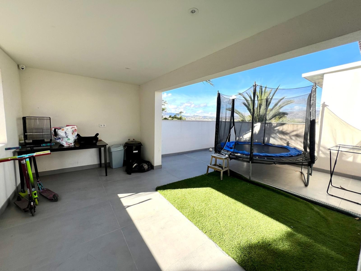 Se vende Villa - Chalet de 4 dormitorios en Costa Blanca, Alicante, España