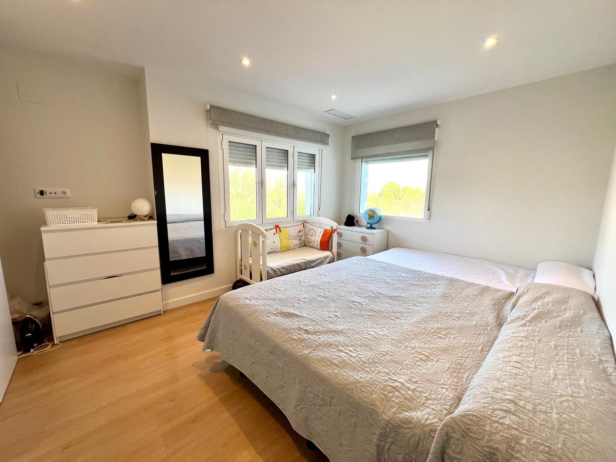 Se vende Villa - Chalet de 4 dormitorios en Costa Blanca, Alicante, España
