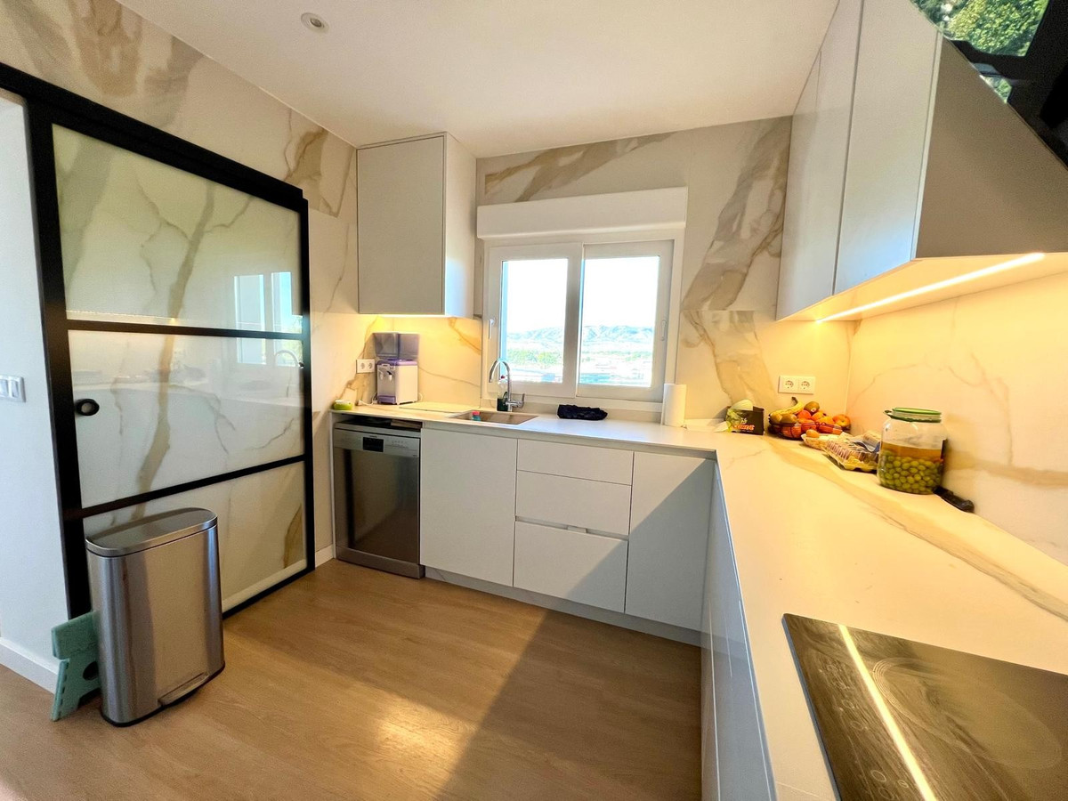 Se vende Villa - Chalet de 4 dormitorios en Costa Blanca, Alicante, España