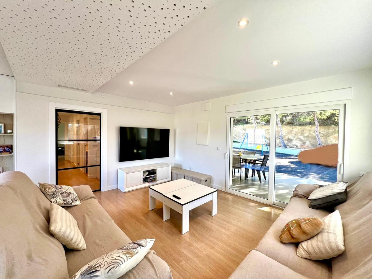Se vende Villa - Chalet de 4 dormitorios en Costa Blanca, Alicante, España
