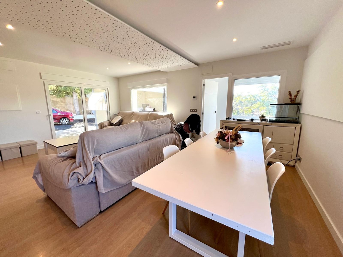 Se vende Villa - Chalet de 4 dormitorios en Costa Blanca, Alicante, España