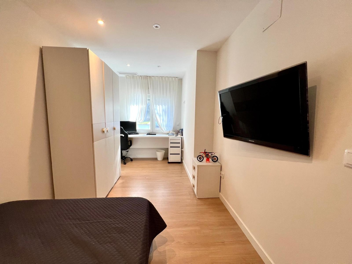 Se vende Villa - Chalet de 4 dormitorios en Costa Blanca, Alicante, España