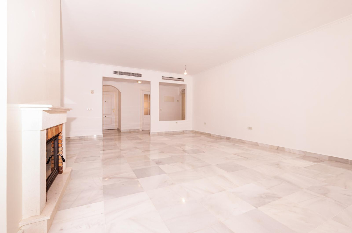 4 Bed Apartment for sale in Hacienda Del Sol Costa Del Sol, Málaga, Spain