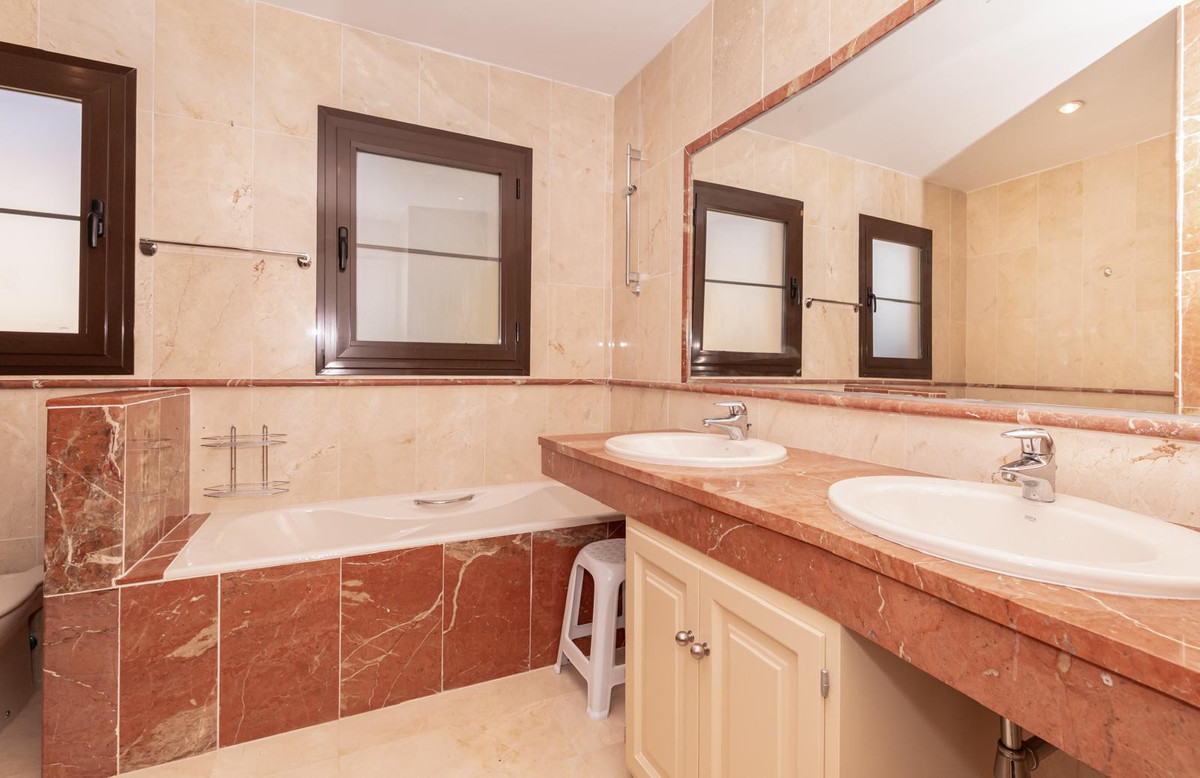 4 Bed Apartment for sale in Hacienda Del Sol Costa Del Sol, Málaga, Spain