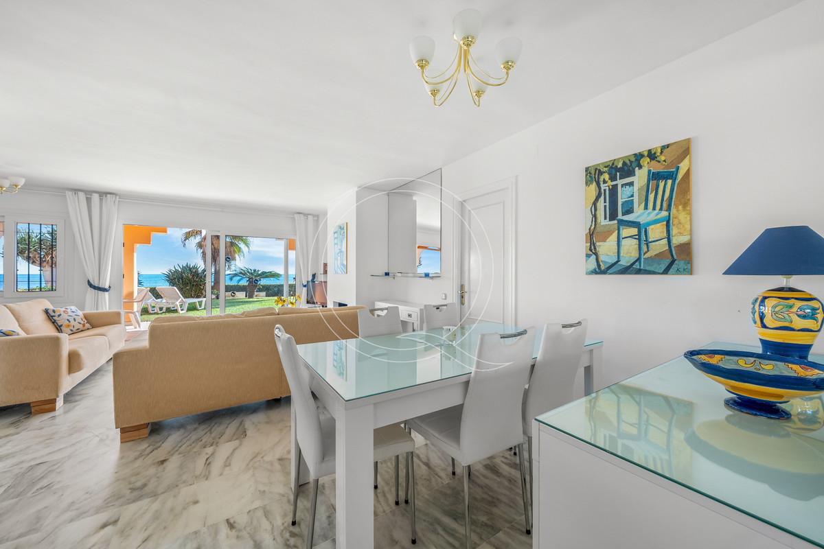 3 Bed Apartment for sale in Estepona Costa Del Sol, Málaga, Spain