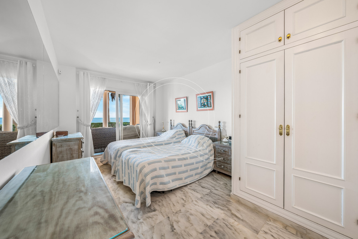 3 Bed Apartment for sale in Estepona Costa Del Sol, Málaga, Spain