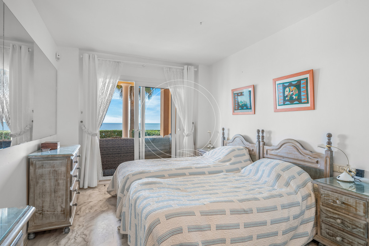 3 Bed Apartment for sale in Estepona Costa Del Sol, Málaga, Spain