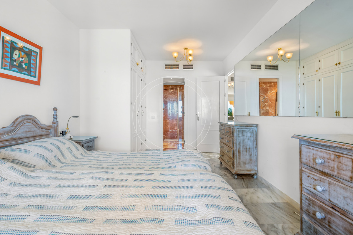 3 Bed Apartment for sale in Estepona Costa Del Sol, Málaga, Spain