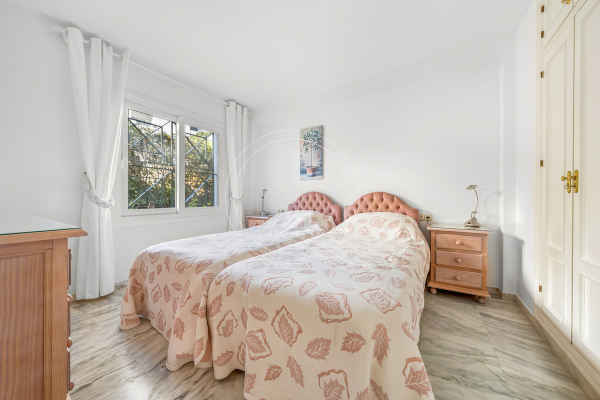 3 Bed Apartment for sale in Estepona Costa Del Sol, Málaga, Spain