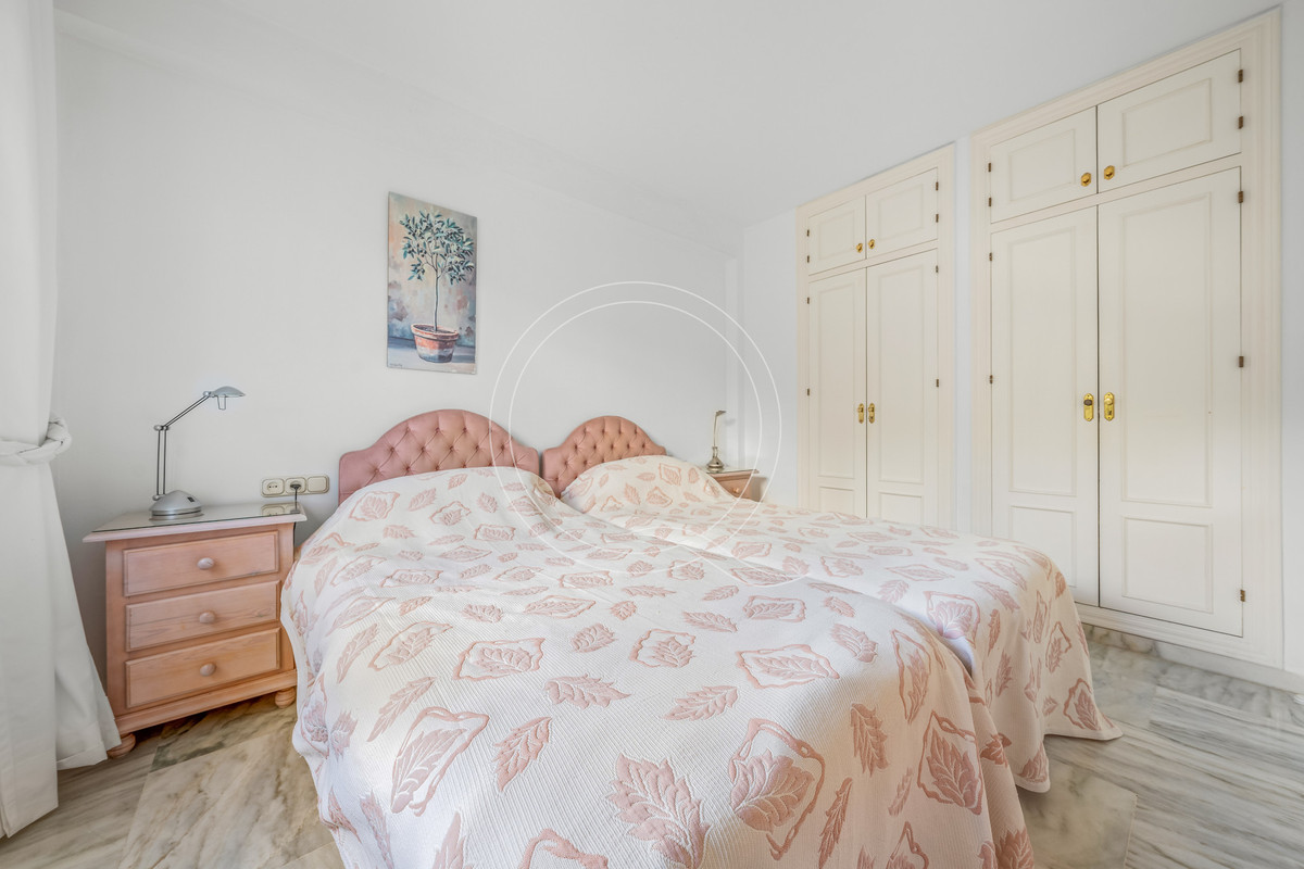 3 Bed Apartment for sale in Estepona Costa Del Sol, Málaga, Spain