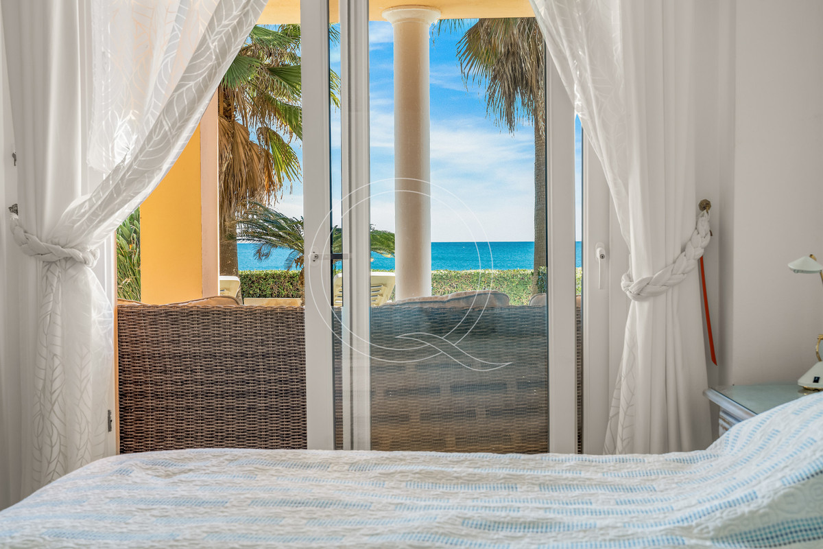 3 Bed Apartment for sale in Estepona Costa Del Sol, Málaga, Spain
