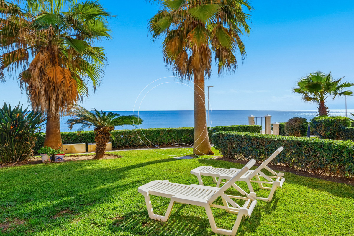 3 Bed Apartment for sale in Estepona Costa Del Sol, Málaga, Spain