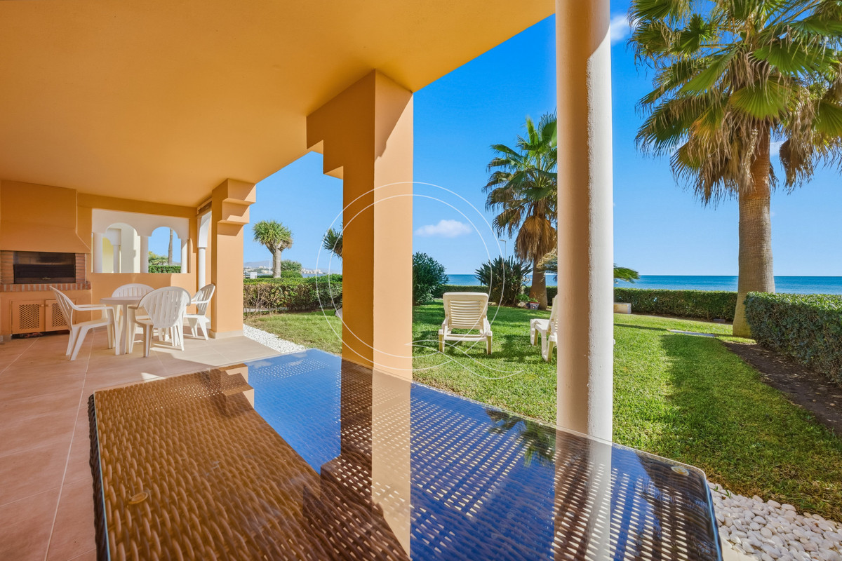 3 Bed Apartment for sale in Estepona Costa Del Sol, Málaga, Spain