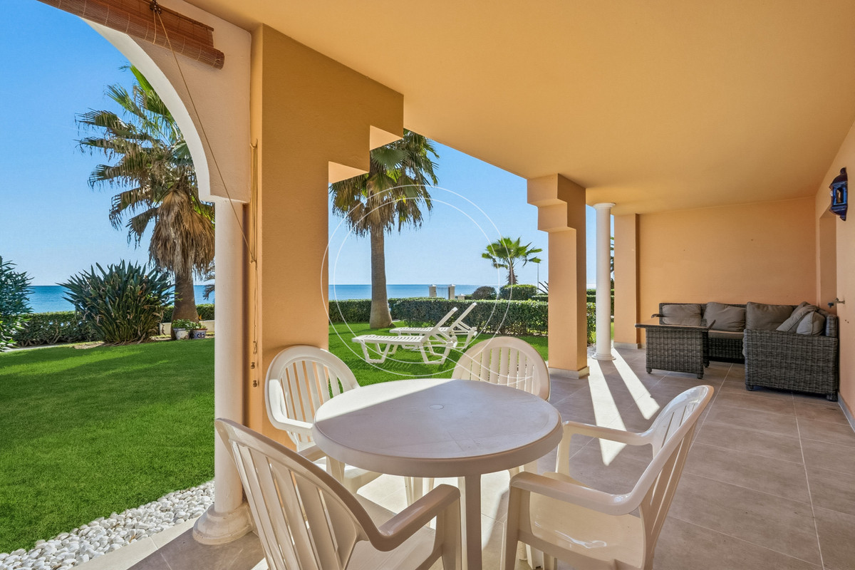 3 Bed Apartment for sale in Estepona Costa Del Sol, Málaga, Spain