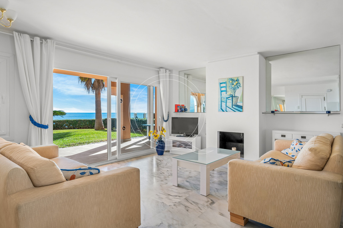 3 Bed Apartment for sale in Estepona Costa Del Sol, Málaga, Spain