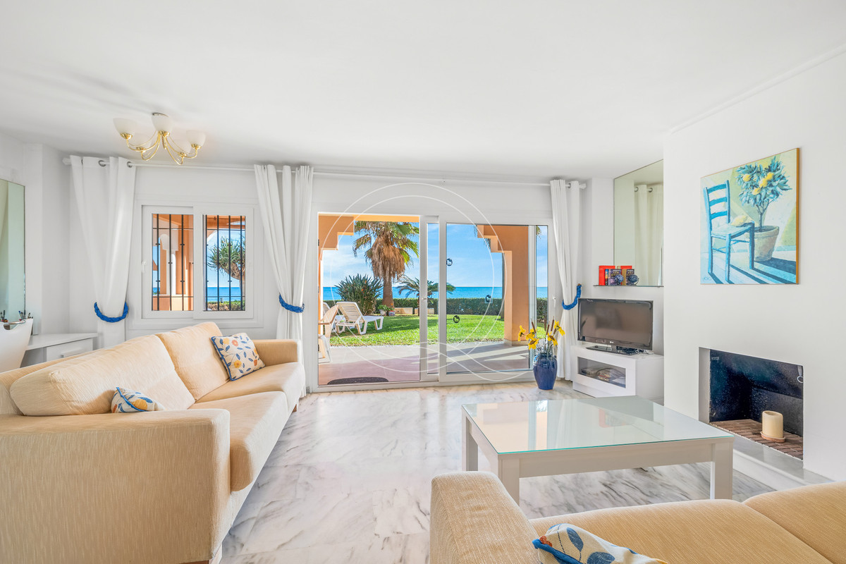 3 Bed Apartment for sale in Estepona Costa Del Sol, Málaga, Spain