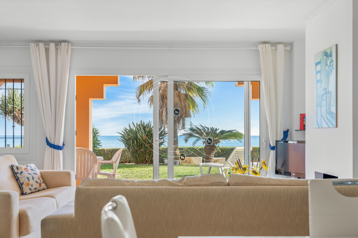3 Bed Apartment for sale in Estepona Costa Del Sol, Málaga, Spain