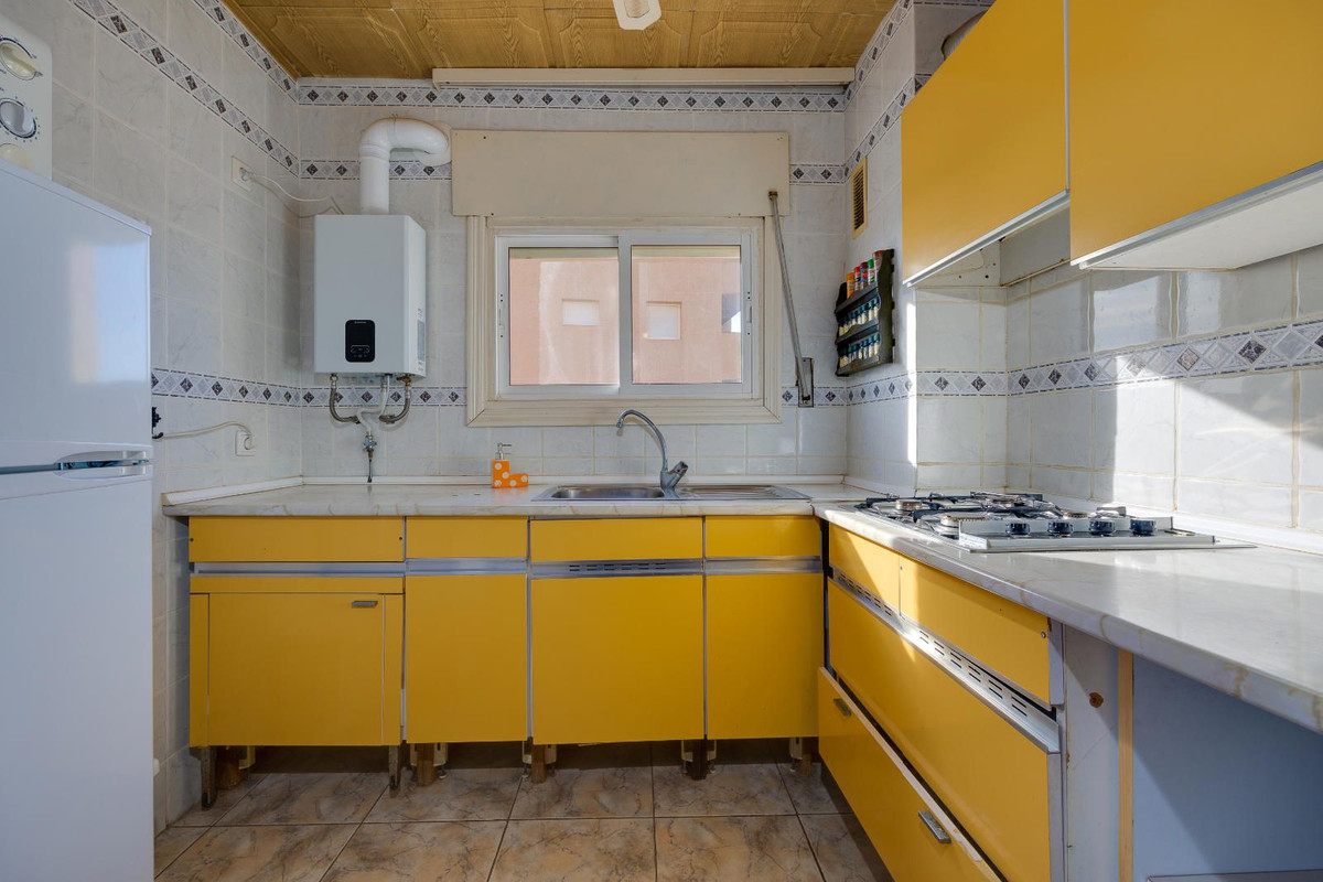 Se vende Apartamento Planta Media de 2 dormitorios en Costa Blanca, Alicante, España