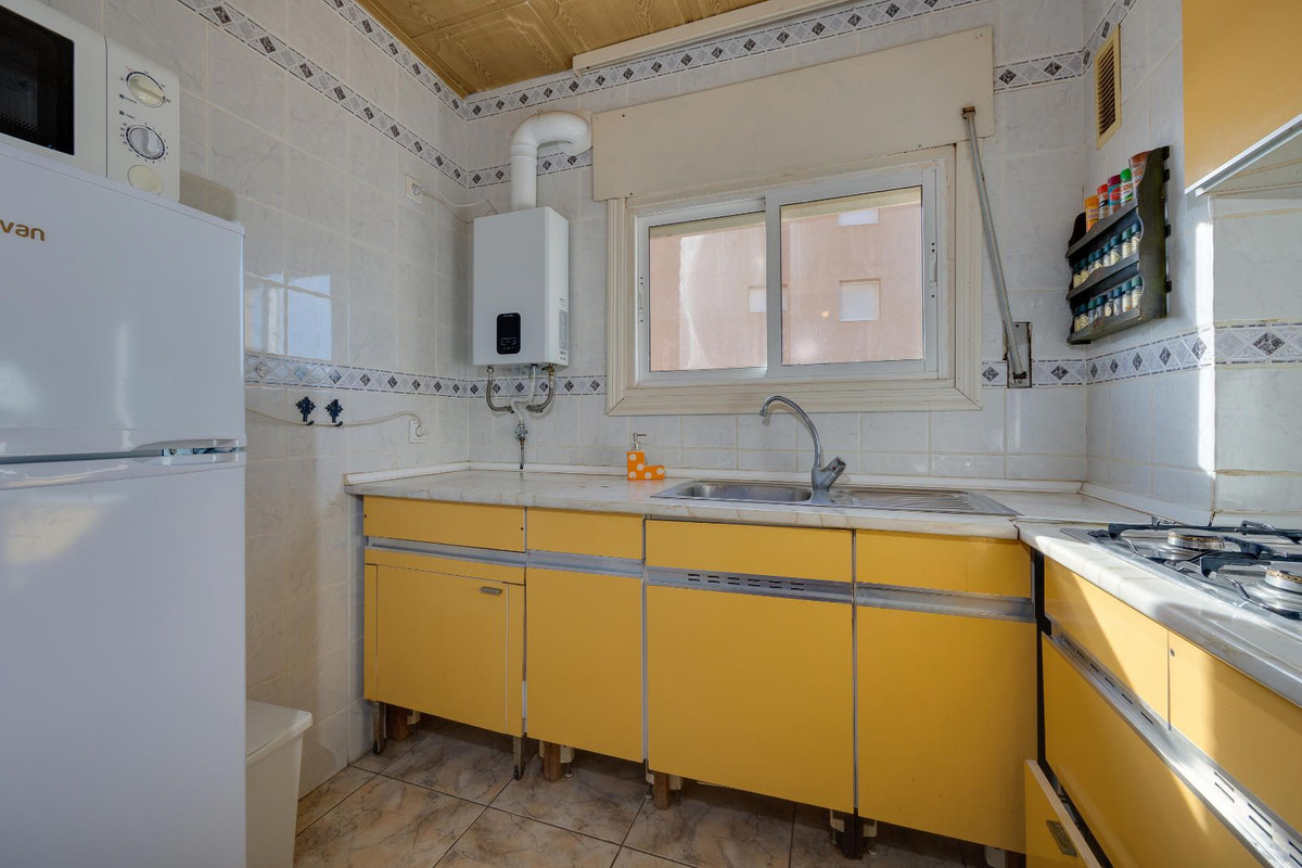 Se vende Apartamento Planta Media de 2 dormitorios en Costa Blanca, Alicante, España