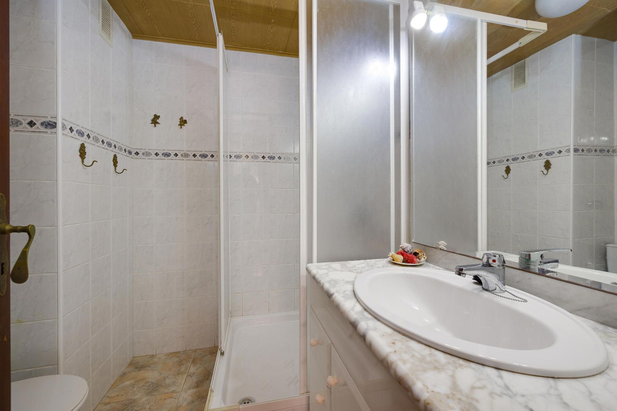 Se vende Apartamento Planta Media de 2 dormitorios en Costa Blanca, Alicante, España