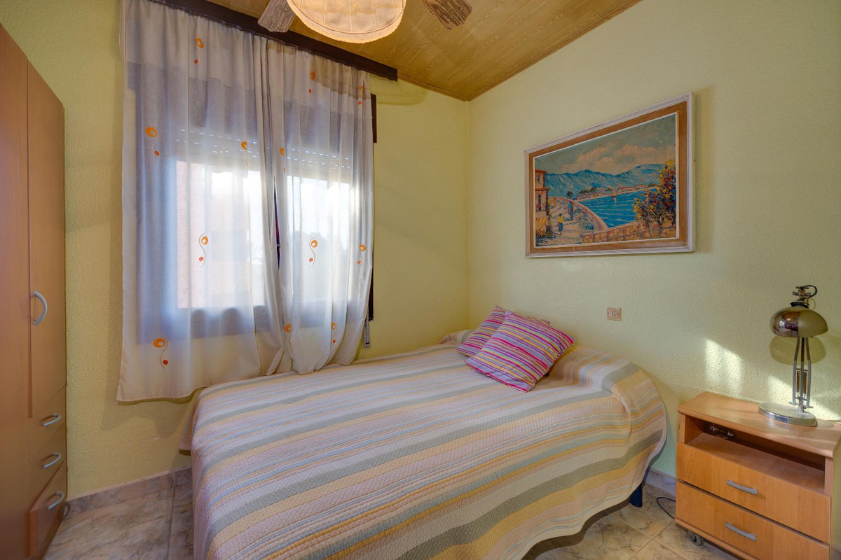 Se vende Apartamento Planta Media de 2 dormitorios en Costa Blanca, Alicante, España