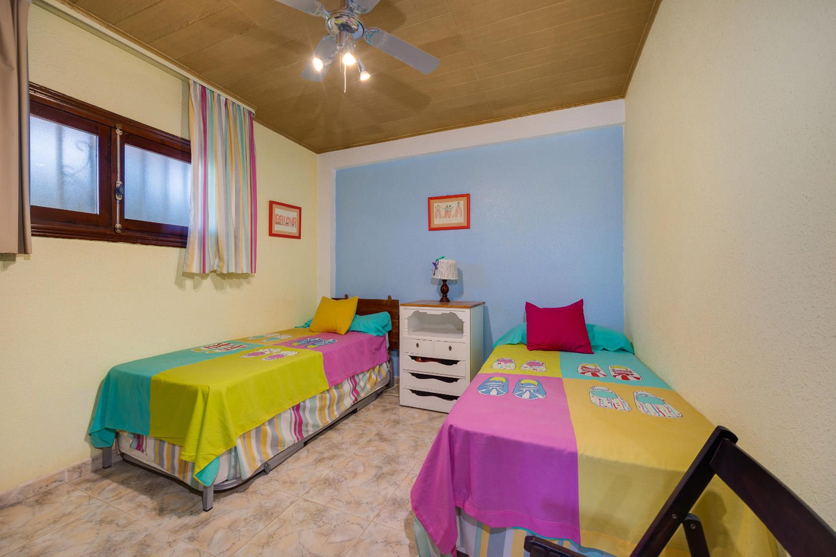 Se vende Apartamento Planta Media de 2 dormitorios en Costa Blanca, Alicante, España