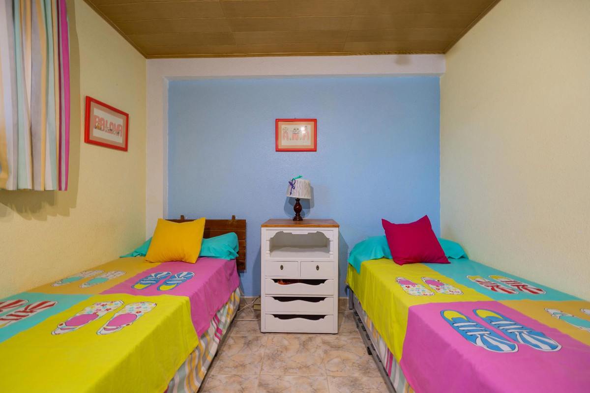 Se vende Apartamento Planta Media de 2 dormitorios en Costa Blanca, Alicante, España