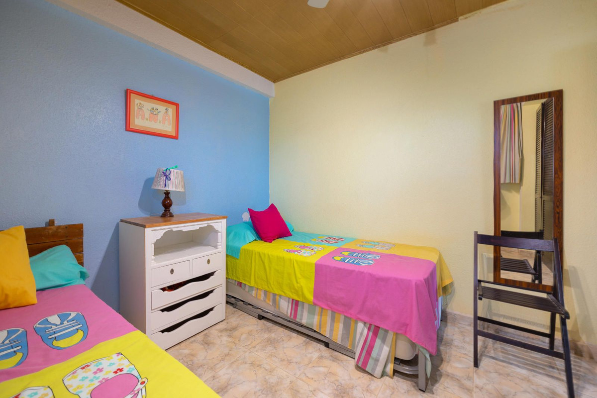 Se vende Apartamento Planta Media de 2 dormitorios en Costa Blanca, Alicante, España