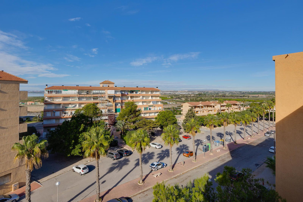 Se vende Apartamento Planta Media de 2 dormitorios en Costa Blanca, Alicante, España