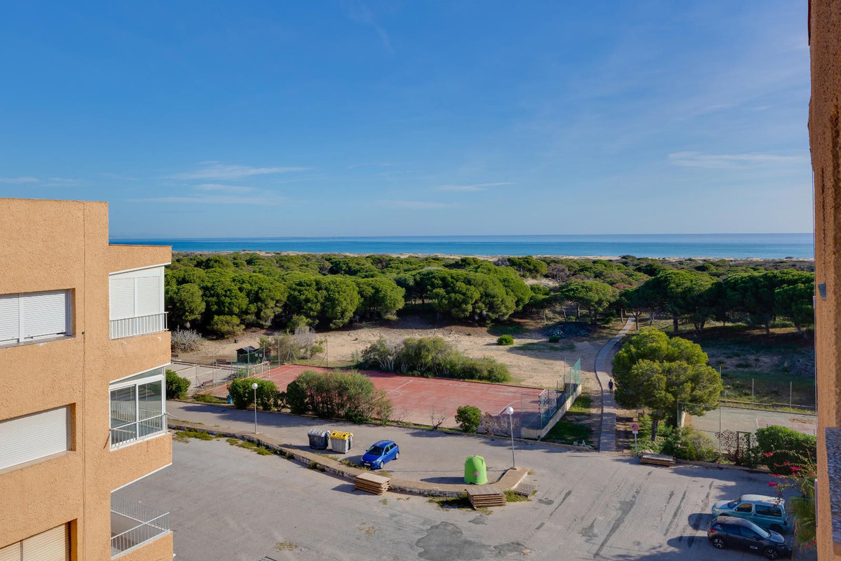 Se vende Apartamento Planta Media de 2 dormitorios en Costa Blanca, Alicante, España