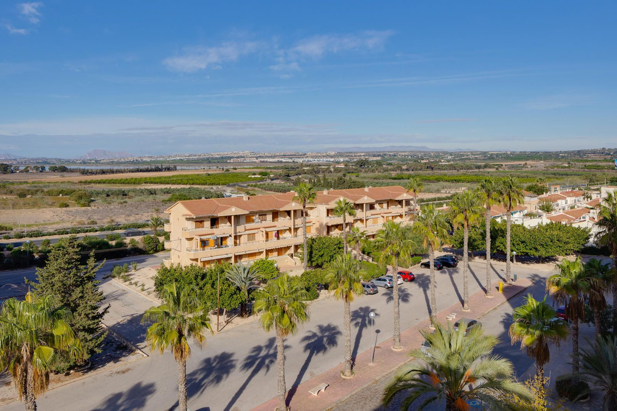 Se vende Apartamento Planta Media de 2 dormitorios en Costa Blanca, Alicante, España