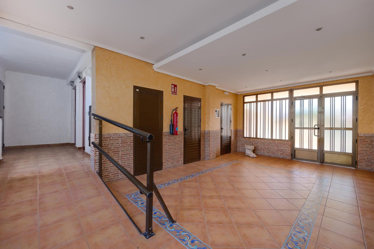 Se vende Apartamento Planta Media de 2 dormitorios en Costa Blanca, Alicante, España