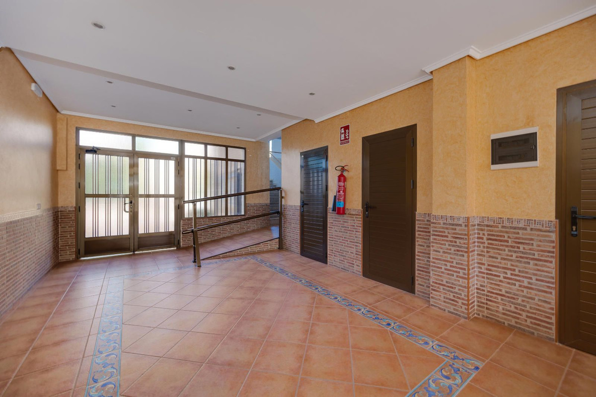Se vende Apartamento Planta Media de 2 dormitorios en Costa Blanca, Alicante, España