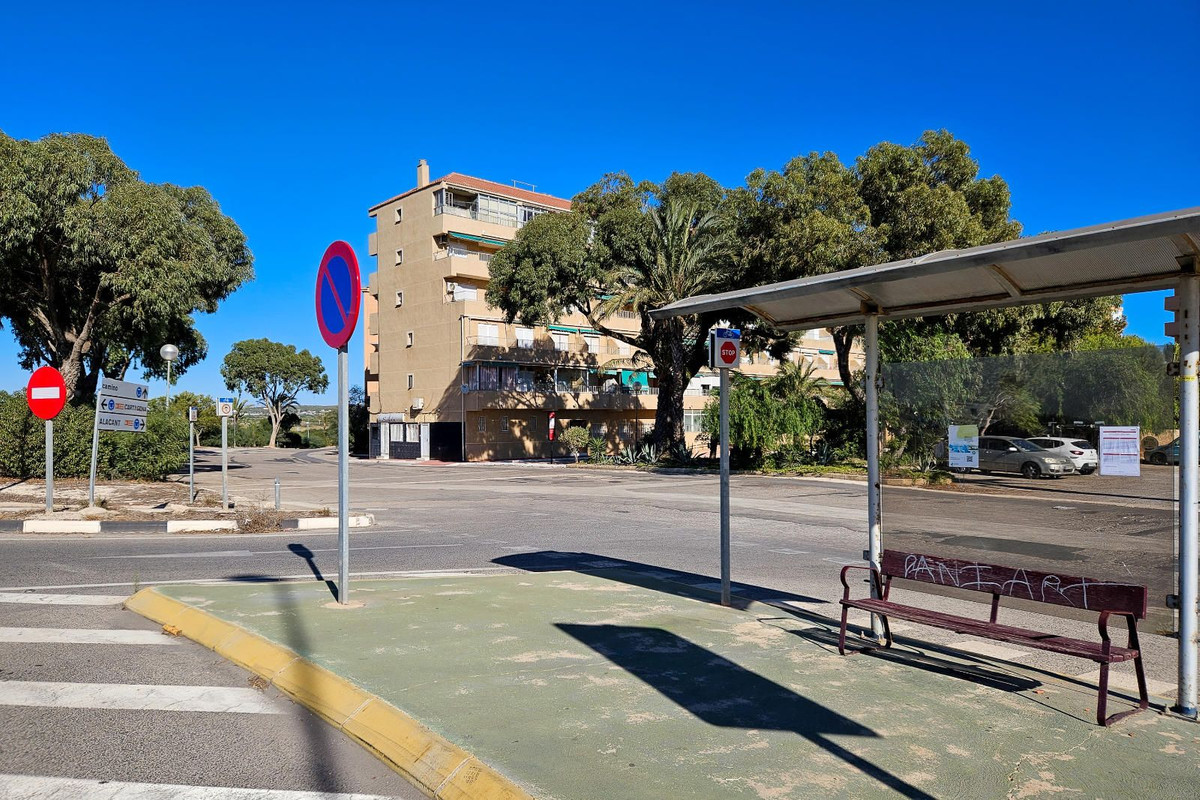 Se vende Apartamento Planta Media de 2 dormitorios en Costa Blanca, Alicante, España