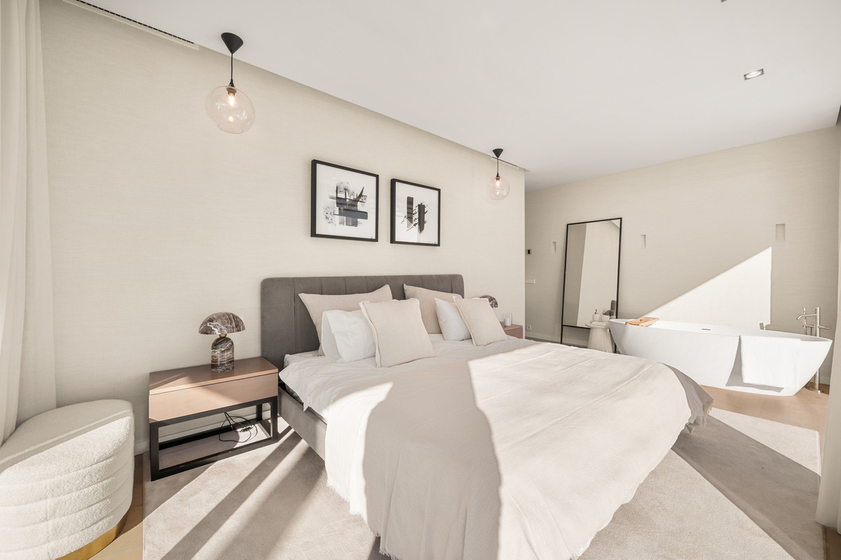 Se vende Villa - Chalet de 5 dormitorios en Costa Del Sol, Málaga, España