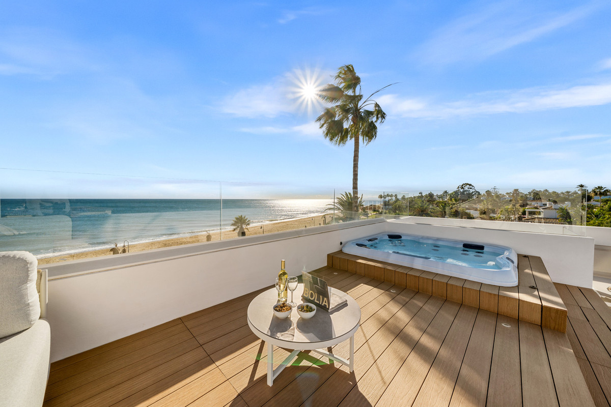 Se vende Villa - Chalet de 5 dormitorios en Costa Del Sol, Málaga, España