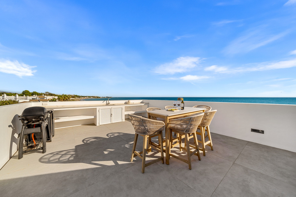 Se vende Villa - Chalet de 5 dormitorios en Costa Del Sol, Málaga, España