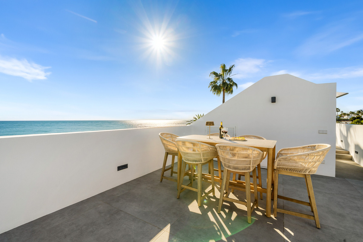 Se vende Villa - Chalet de 5 dormitorios en Costa Del Sol, Málaga, España