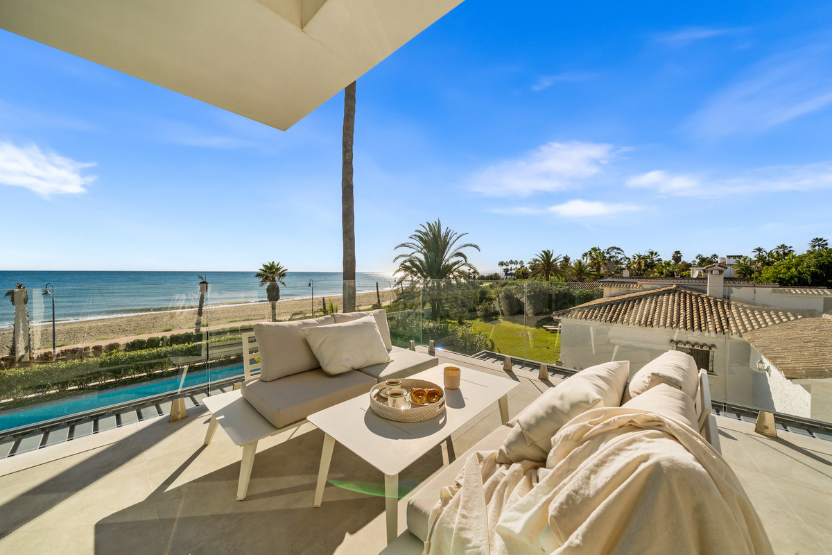 Se vende Villa - Chalet de 5 dormitorios en Costa Del Sol, Málaga, España