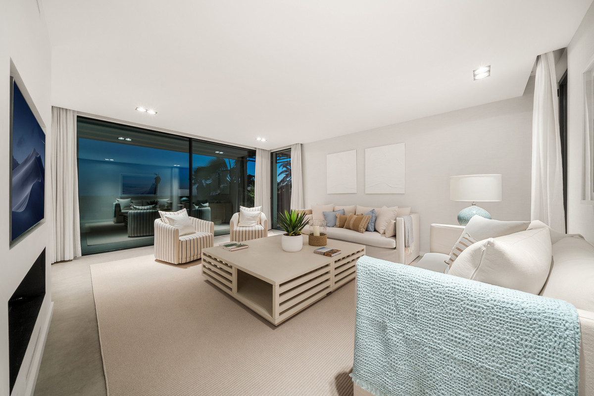 Se vende Villa - Chalet de 5 dormitorios en Costa Del Sol, Málaga, España