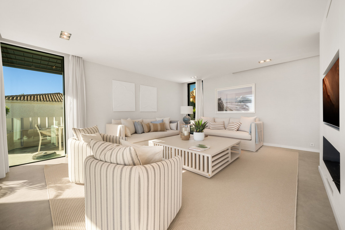 Se vende Villa - Chalet de 5 dormitorios en Costa Del Sol, Málaga, España
