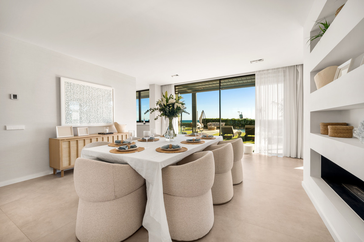 Se vende Villa - Chalet de 5 dormitorios en Costa Del Sol, Málaga, España