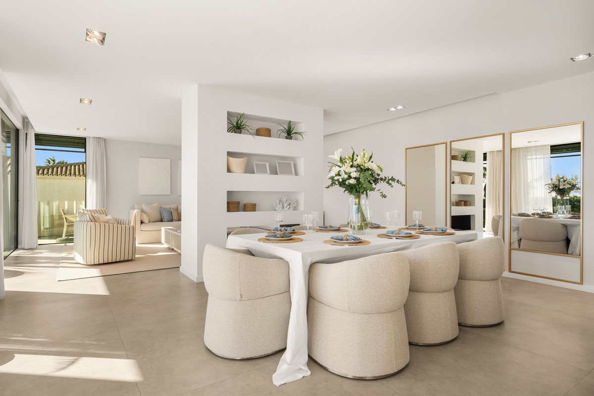 Se vende Villa - Chalet de 5 dormitorios en Costa Del Sol, Málaga, España