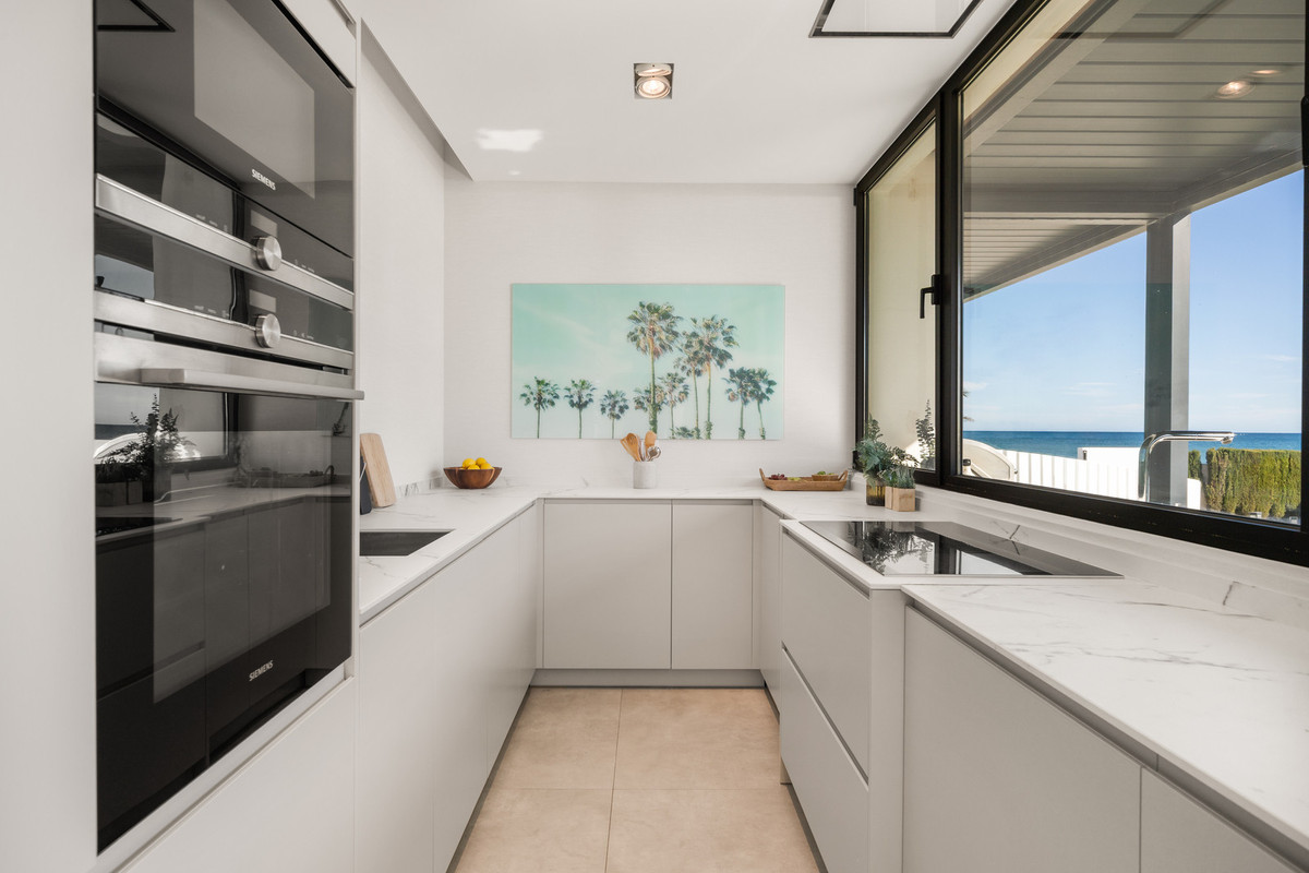 Se vende Villa - Chalet de 5 dormitorios en Costa Del Sol, Málaga, España