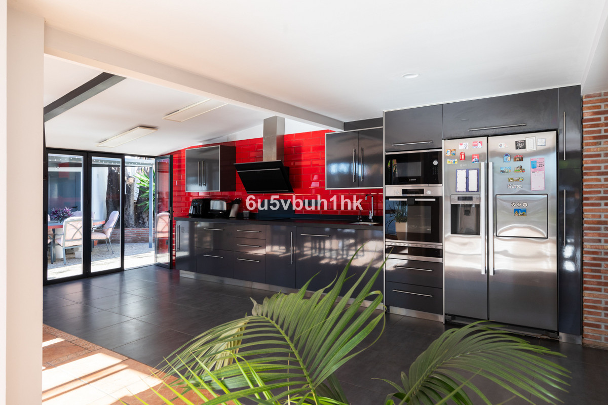 5 Bed Townhouse for sale in Torremolinos Costa Del Sol, Málaga, Spain